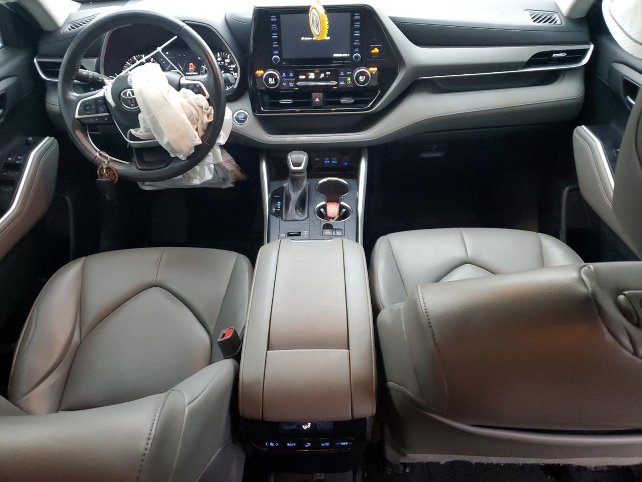 2022 TOYOTA HIGHLANDER XLE VIN:3VVCB7AX9NM024296