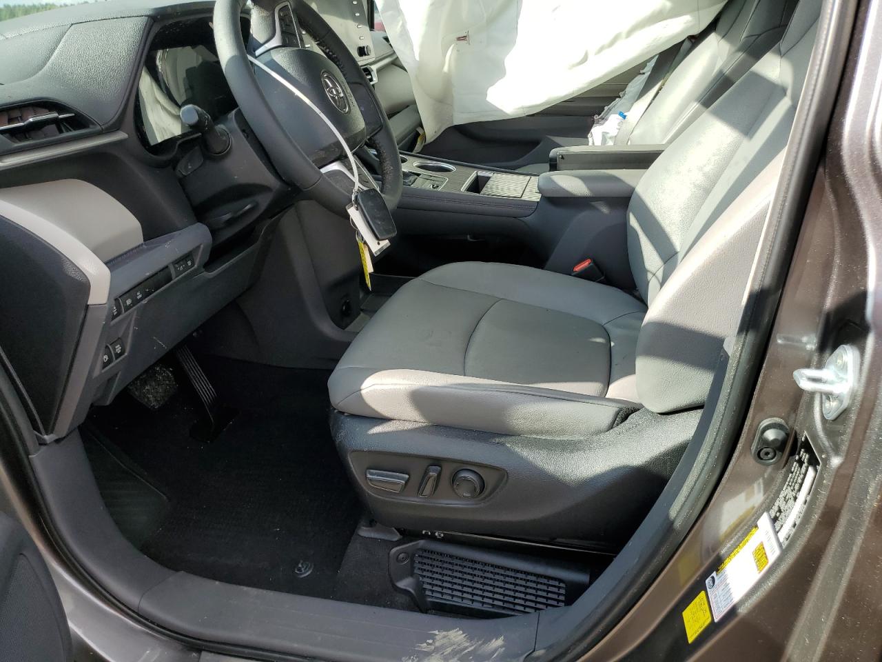 2023 TOYOTA SIENNA XLE VIN:5TDJSKFC3PS091655