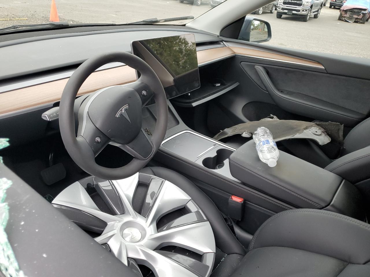 2023 TESLA MODEL Y  VIN:7SAYGDEE6PF904993