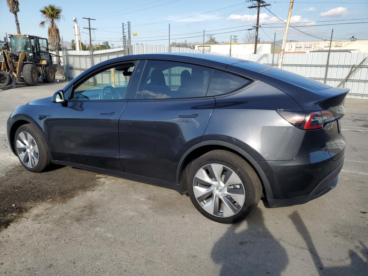 2024 TESLA MODEL Y  VIN:7SAYGDEE3RF090790