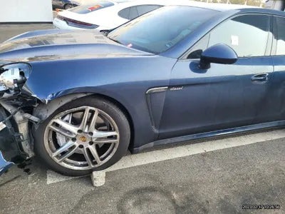 2015 Porsche Panamera VIN: