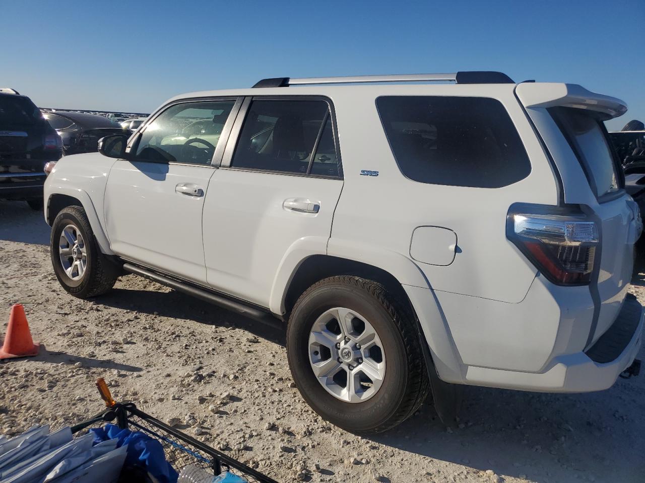 2022 TOYOTA 4RUNNER SR5 VIN:JTEEU5JR8N5263380