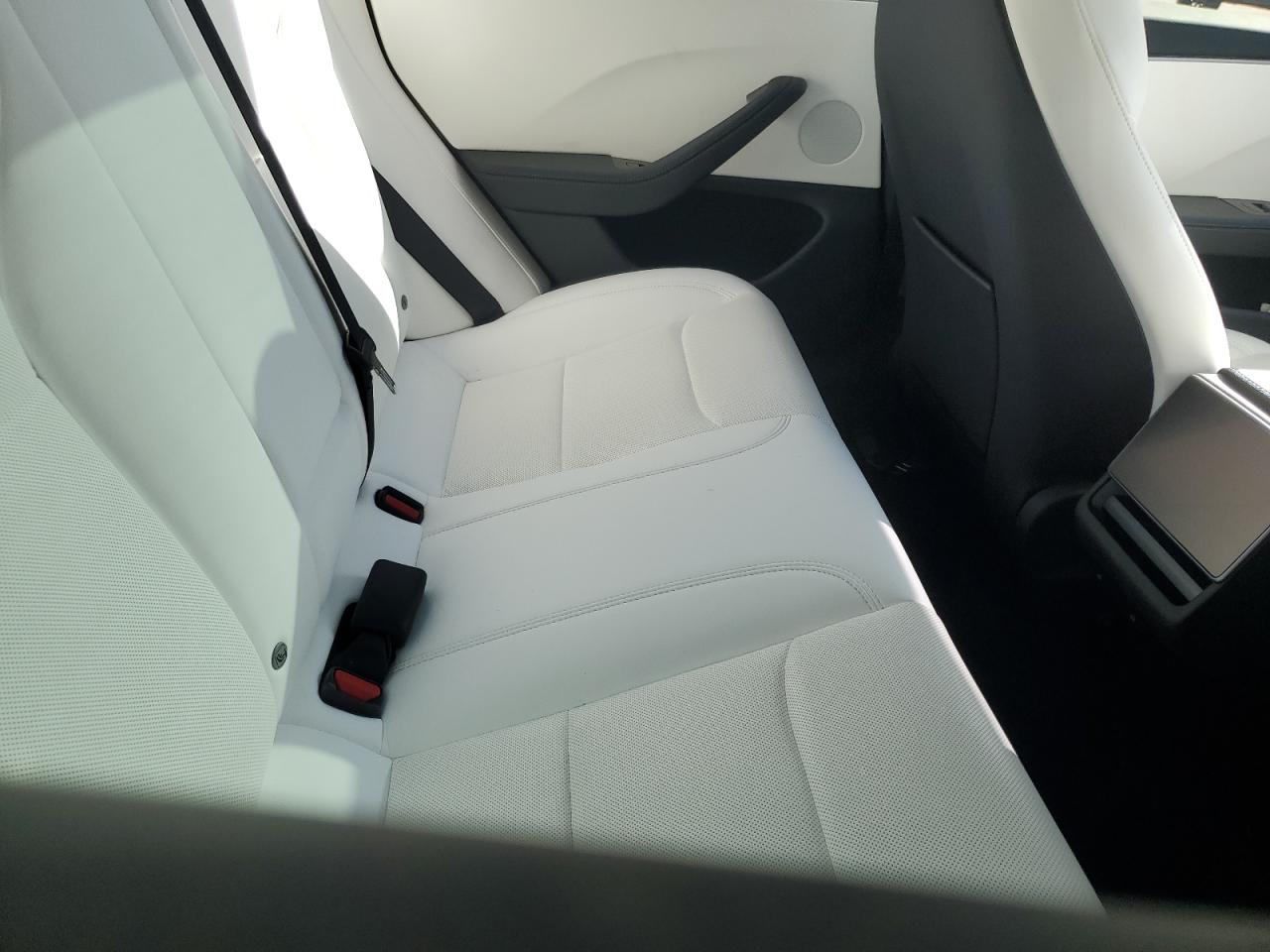 2024 TESLA MODEL 3  VIN:5YJ3E1EA3RF824871