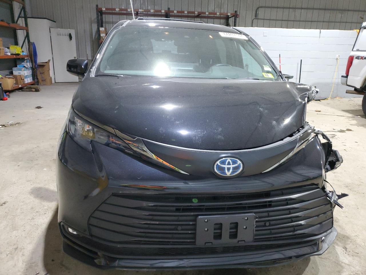 2024 TOYOTA SIENNA XSE VIN:5TDCSKFC3RS112161