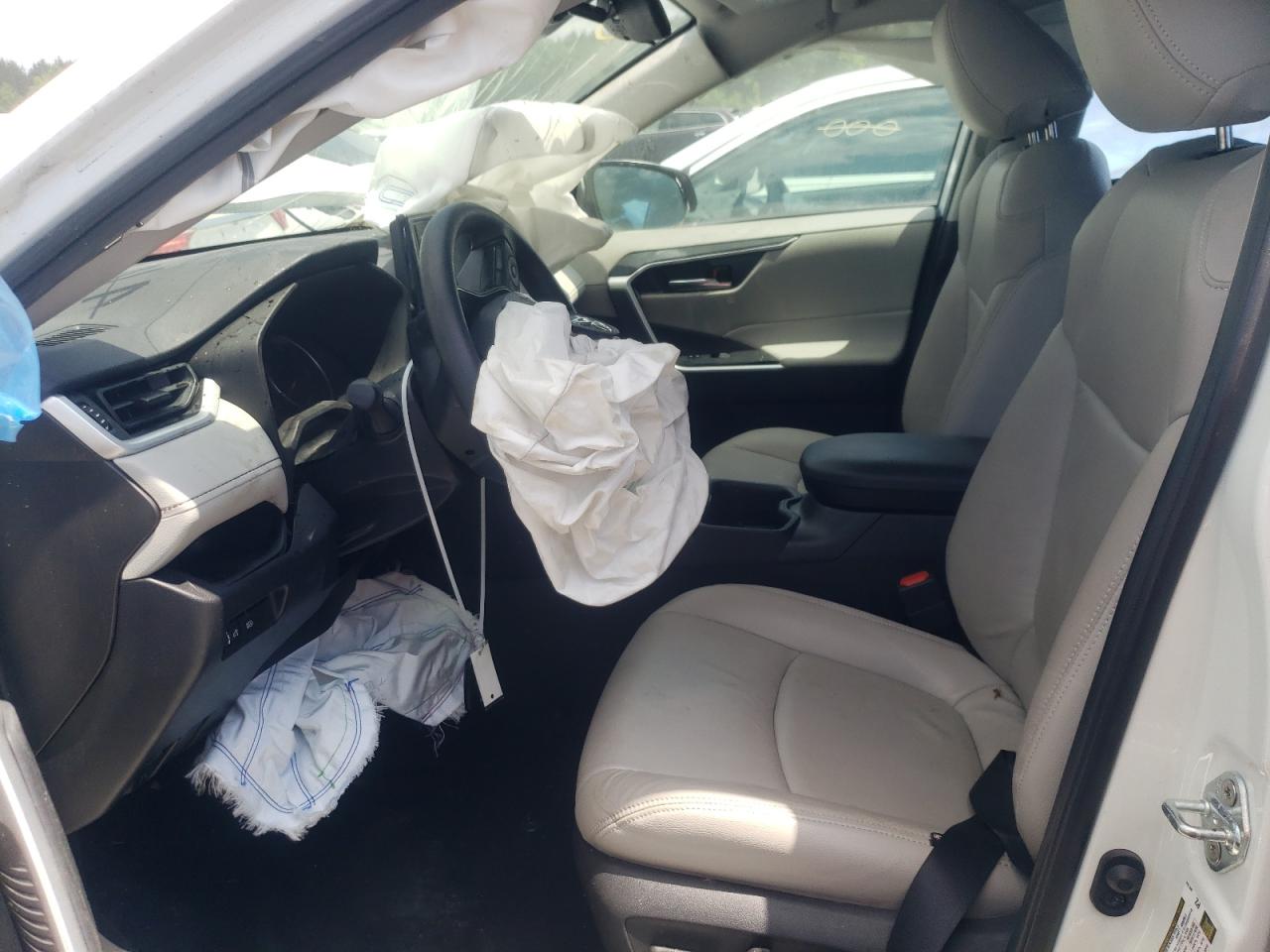 2022 TOYOTA RAV4 XLE VIN:2T3W1RFV7NC186493