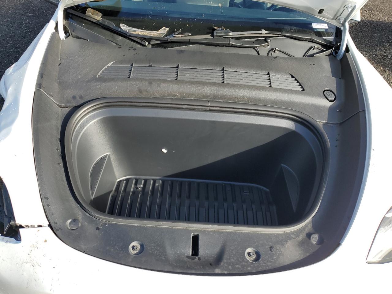 2024 TESLA MODEL Y  VIN:7SAYGAEE1RF988982