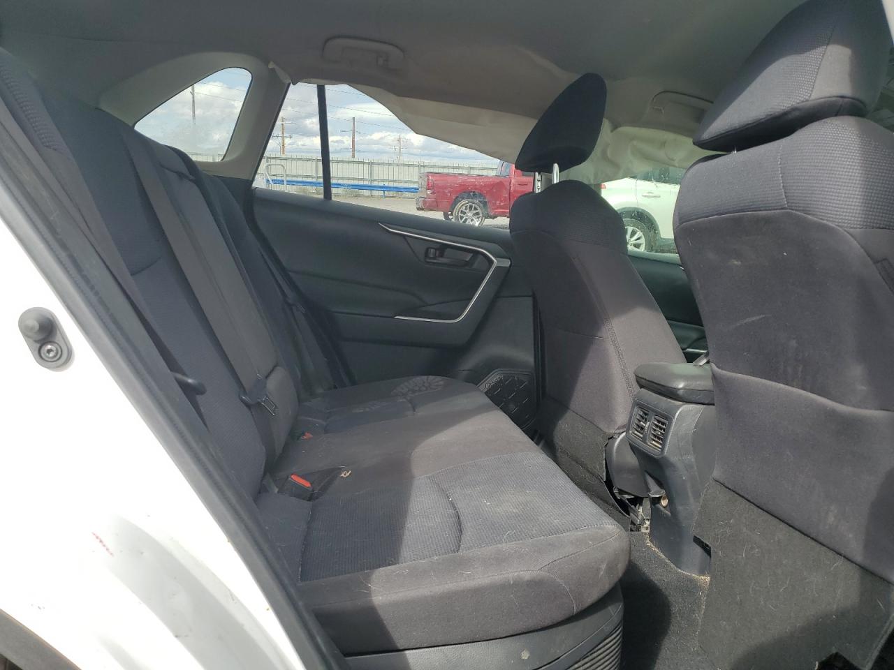 2022 TOYOTA RAV4 LE VIN:JTMLWRFV1ND138651