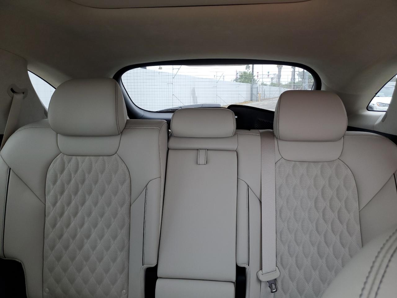 2023 GENESIS GV70 BASE VIN:KMUMCDTC5PU137831