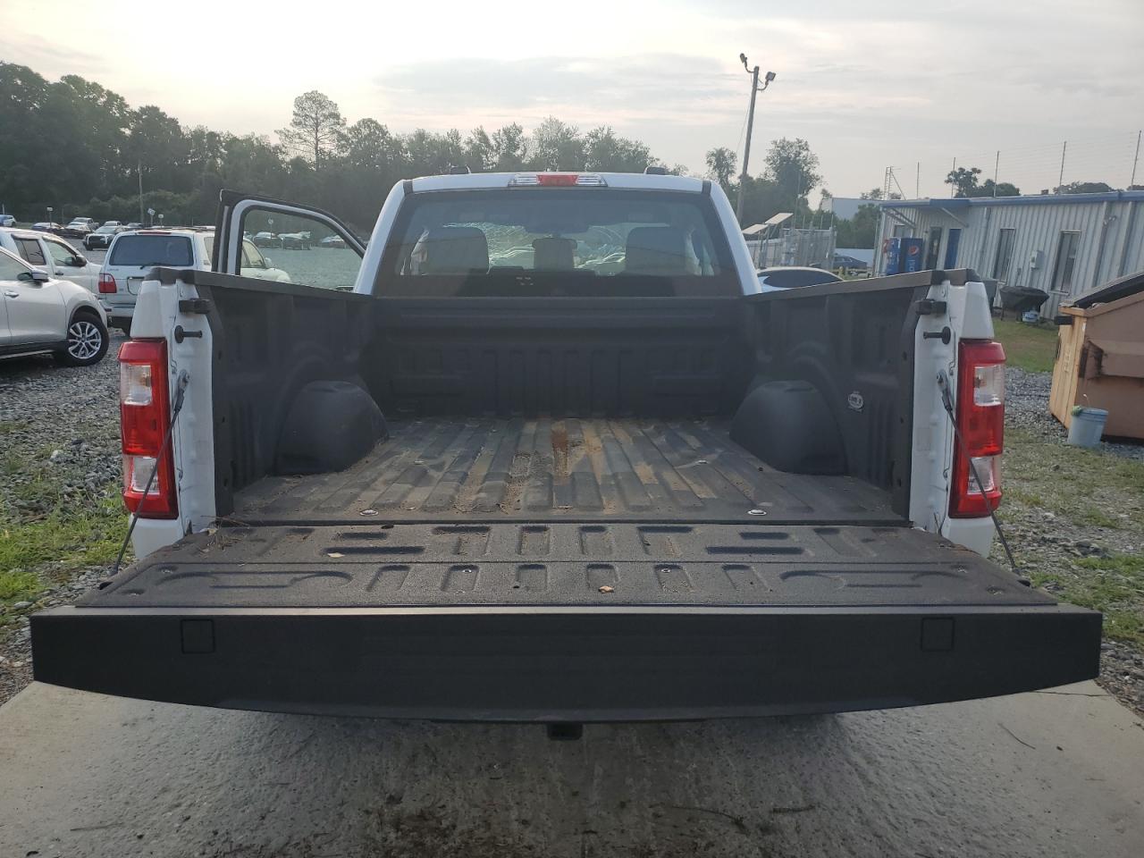 2022 FORD F150  VIN:1FTMF1CB1NKE65448