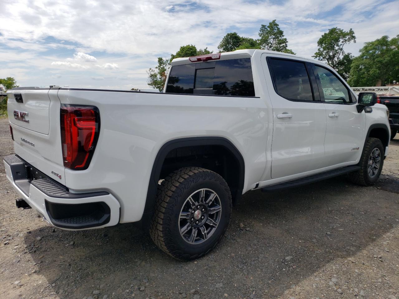 2024 GMC SIERRA K1500 AT4 VIN:1GTUUEE80RZ243544