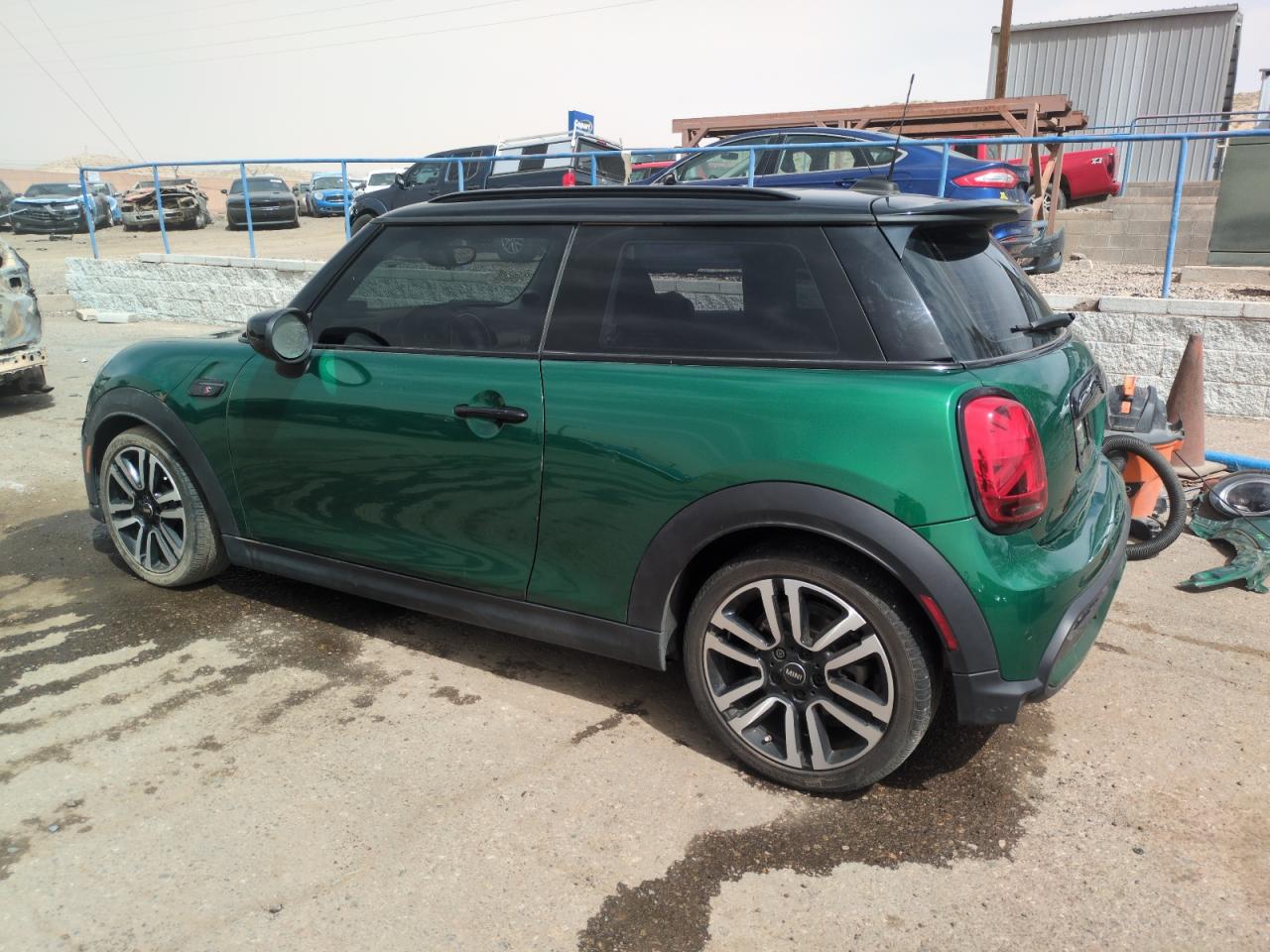 2023 MINI COOPER S VIN:WMW53DH03P2T30588