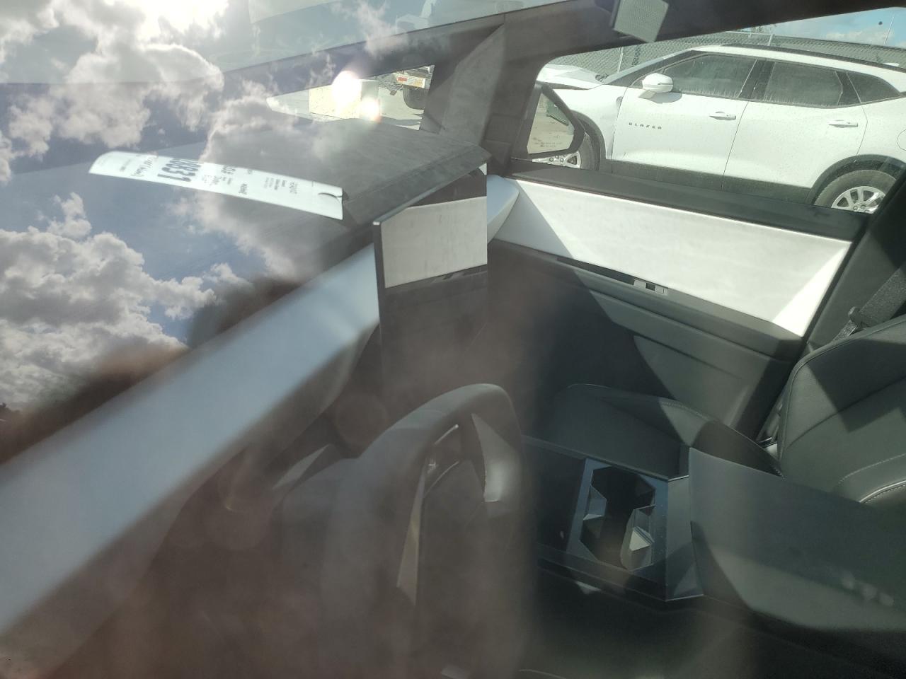2024 TESLA CYBERTRUCK  VIN:7G2CEHEE6RA026631