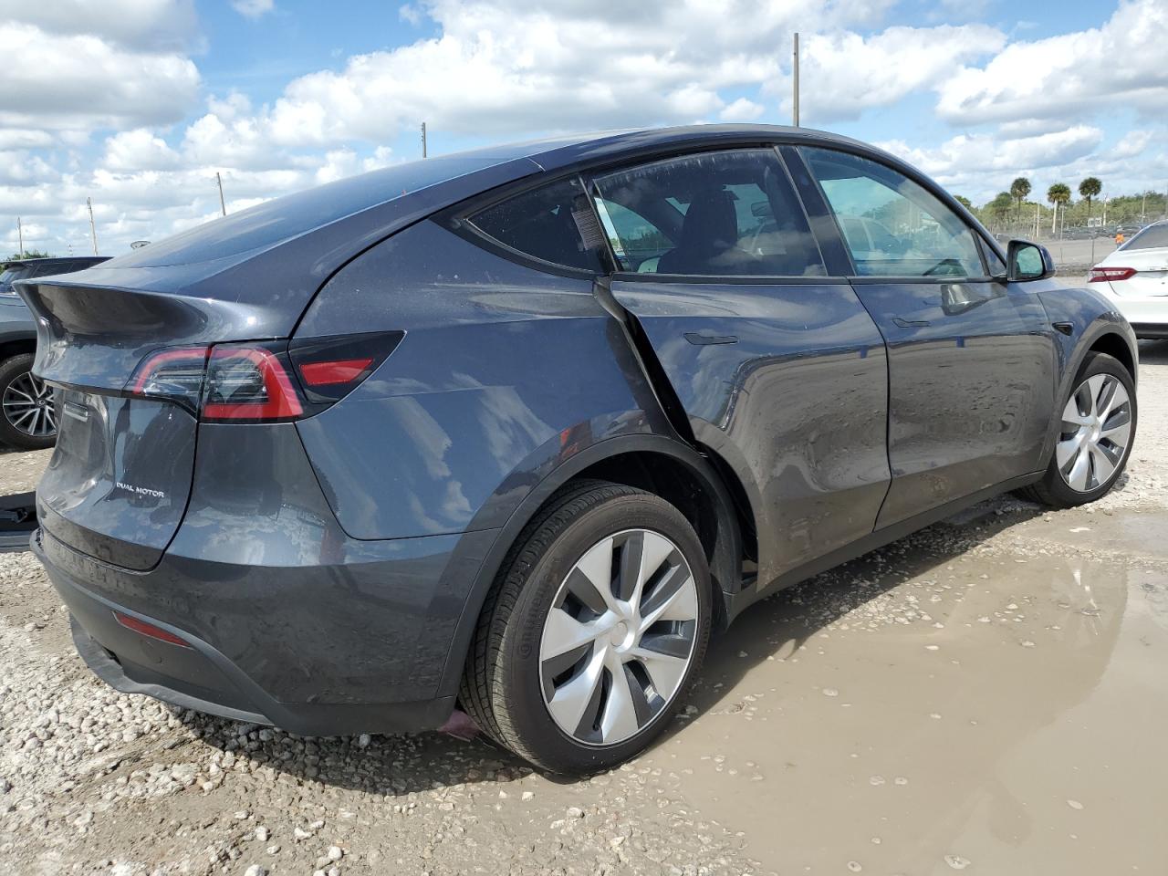 2023 TESLA MODEL Y  VIN:7SAYGDEE3PF865697