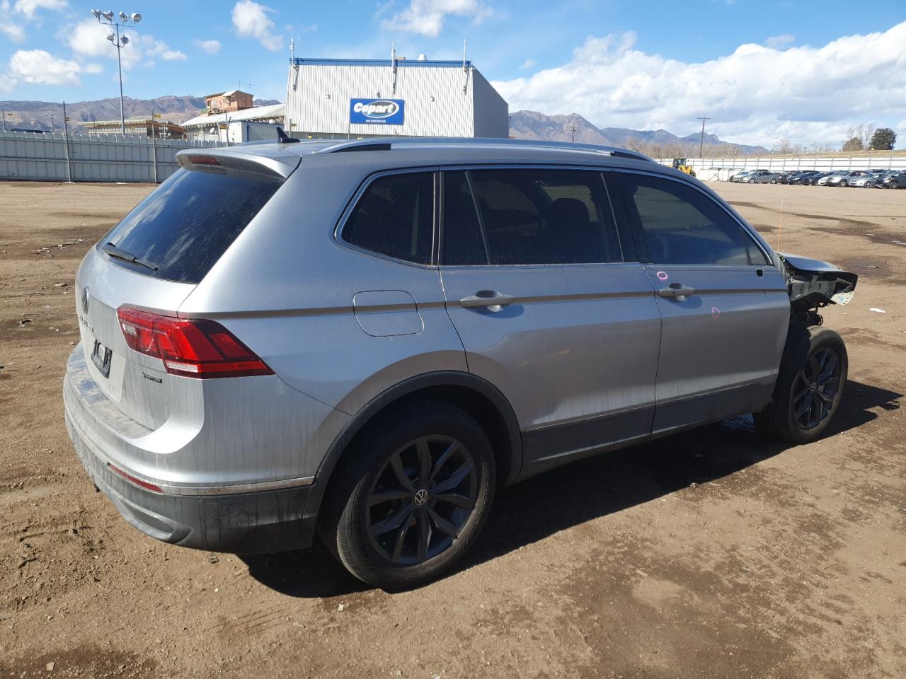 2023 VOLKSWAGEN TIGUAN SE VIN:3VV2B7AX1PM065939