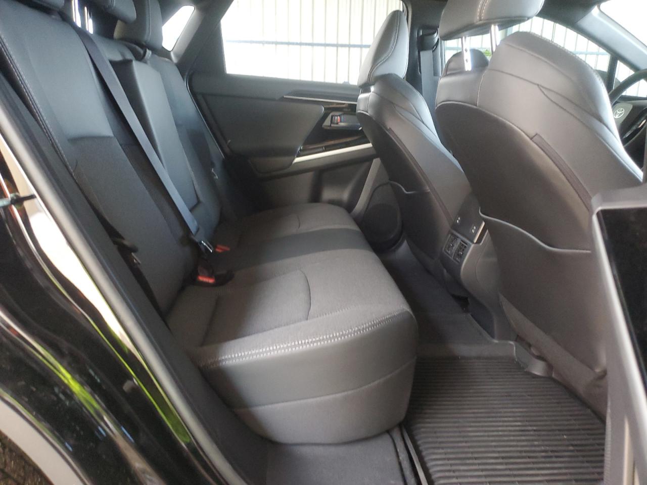 2024 TOYOTA BZ4X XLE VIN:JTMABACAXRA080455