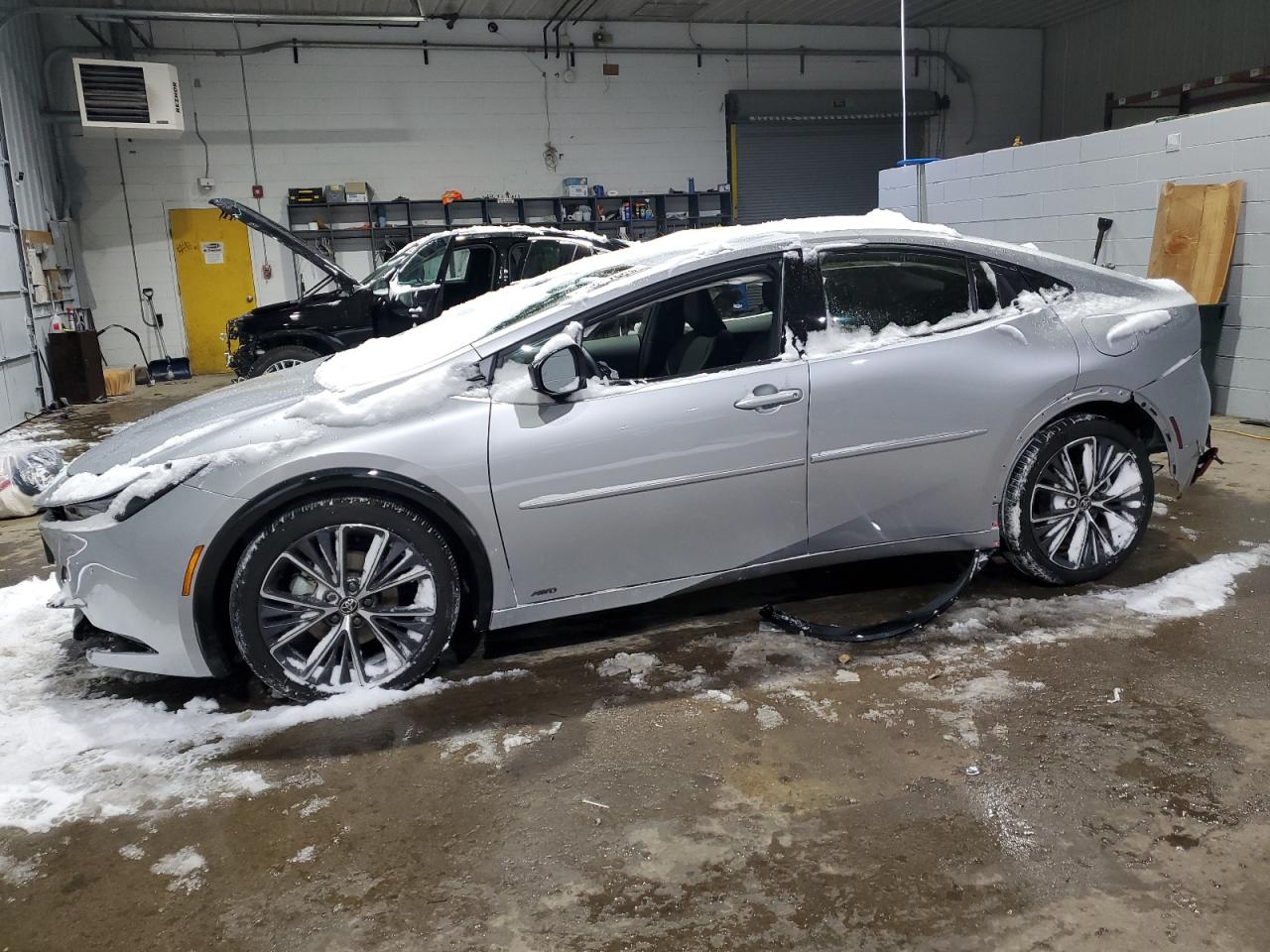 2024 TOYOTA PRIUS LE VIN:JTDADABU1R3015827