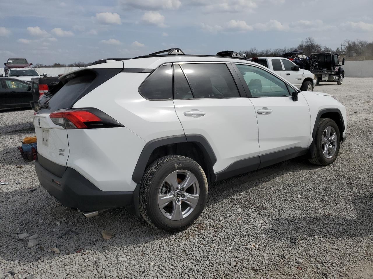2023 TOYOTA RAV4 XLE VIN:2T3P1RFVXPW357016