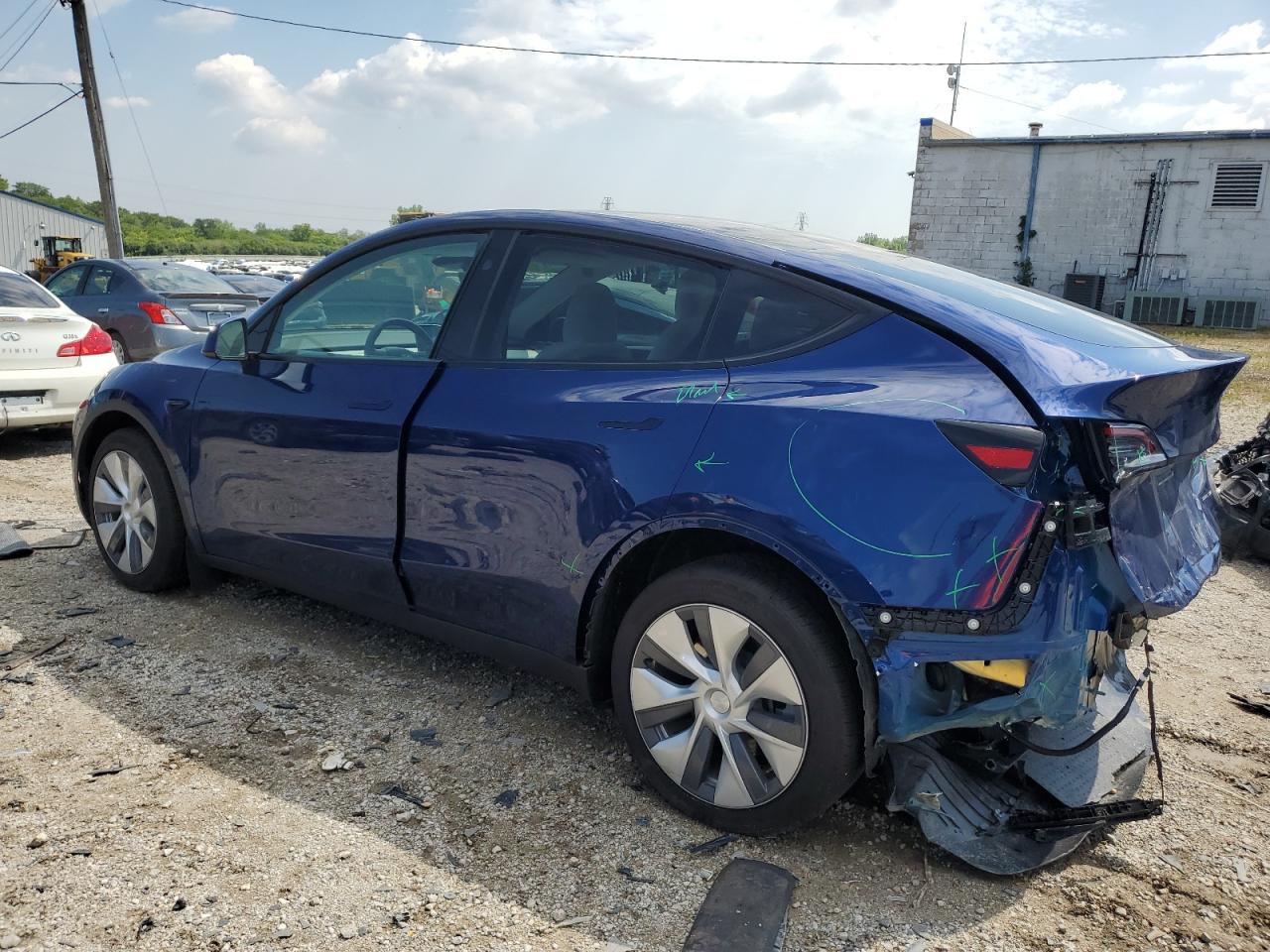 2024 TESLA MODEL Y  VIN:7SAYGDEE0RA266773