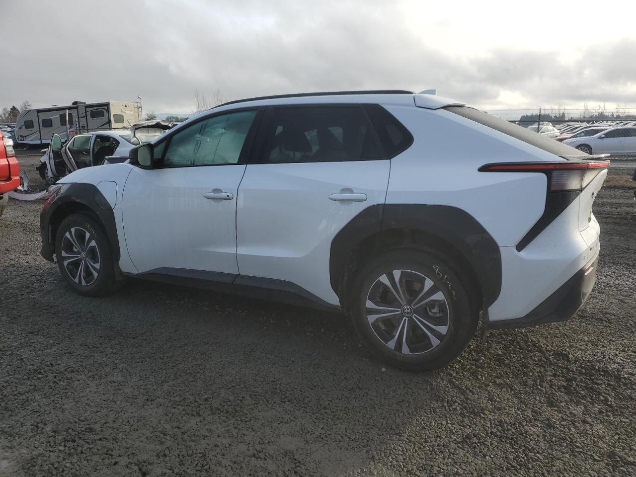 2024 TOYOTA BZ4X XLE VIN:JTMABACA9RA068930