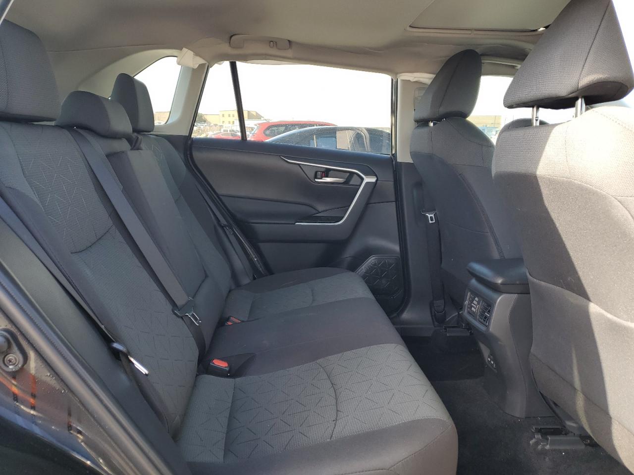2024 TOYOTA RAV4 XLE VIN:2T3W1RFV3RC257694