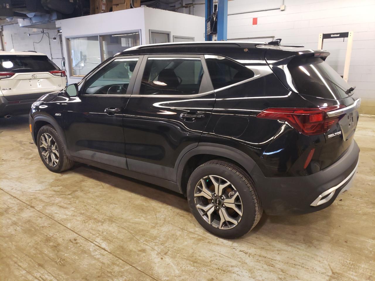 2023 KIA SELTOS EX VIN:KNDERCAA7P7465638
