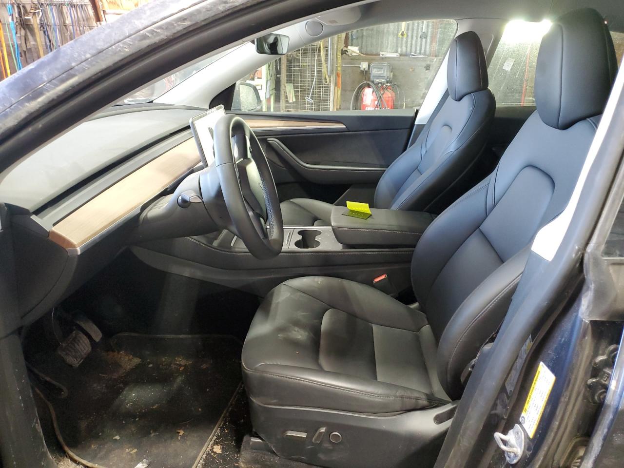 2024 TESLA MODEL Y  VIN:7SAYGDEE7RA304564