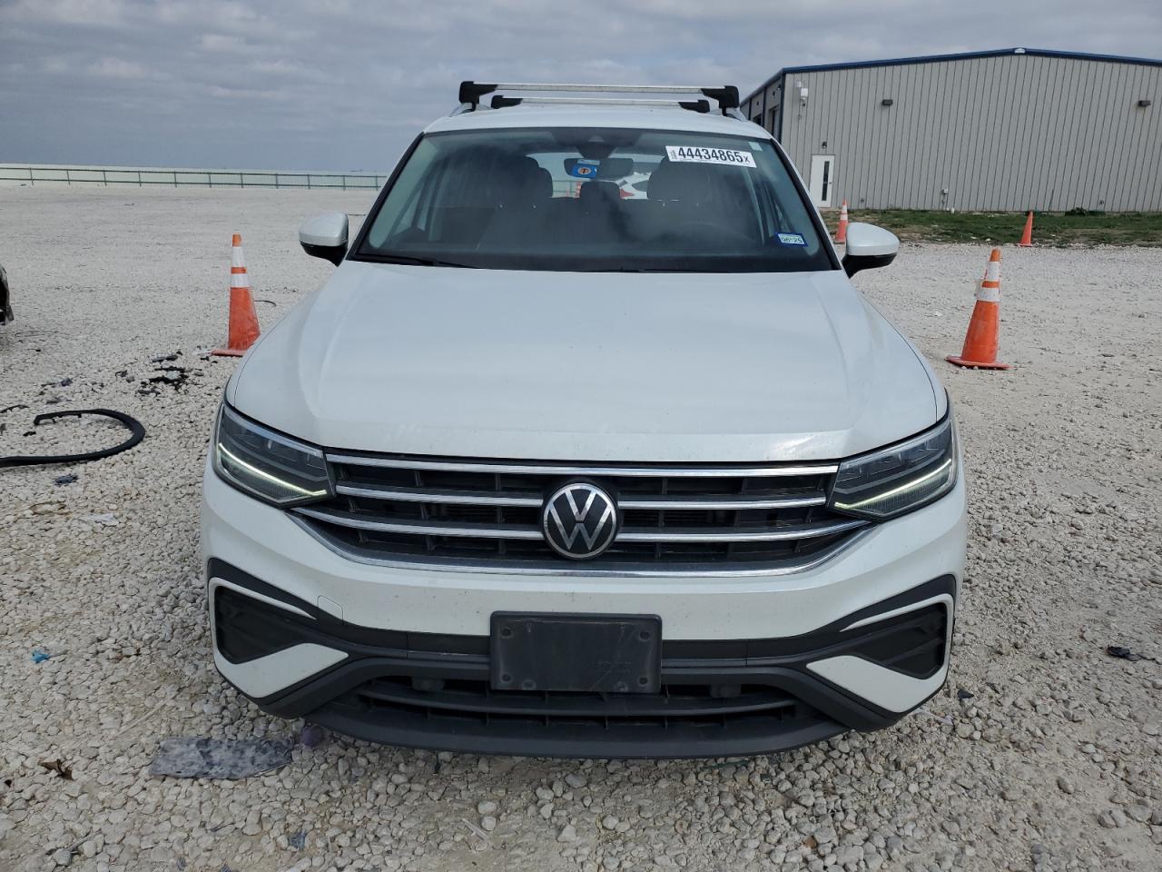 2023 VOLKSWAGEN TIGUAN SE VIN:3VV3B7AX4PM066541