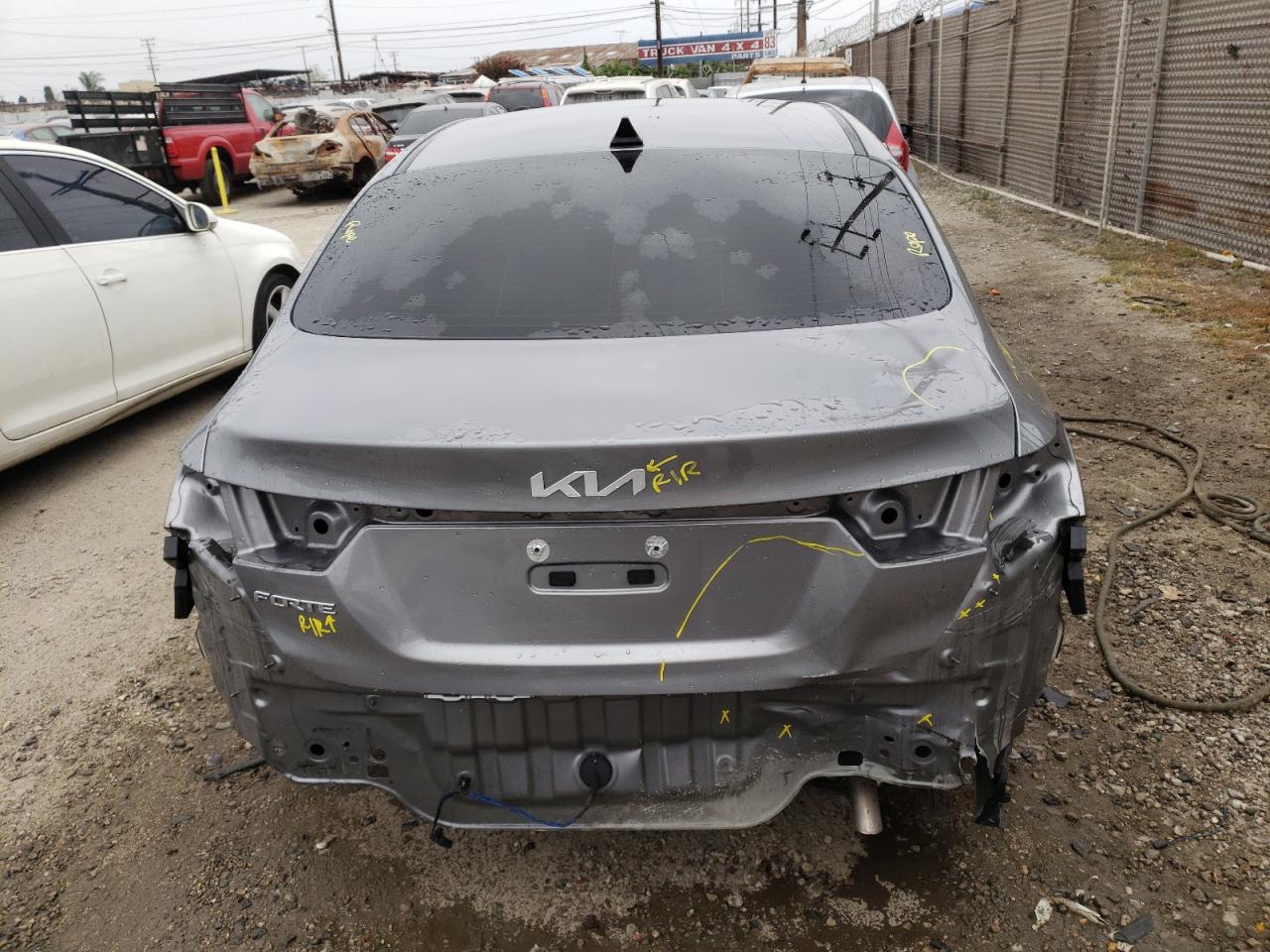 2022 KIA FORTE FE VIN:3KPF24AD2NE501385
