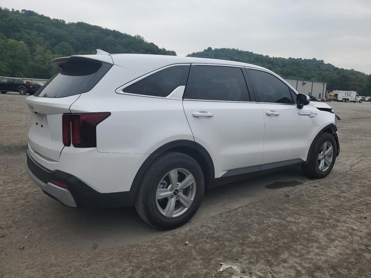 2024 KIA SORENTO LX VIN:5XYRG4JC2RG274021