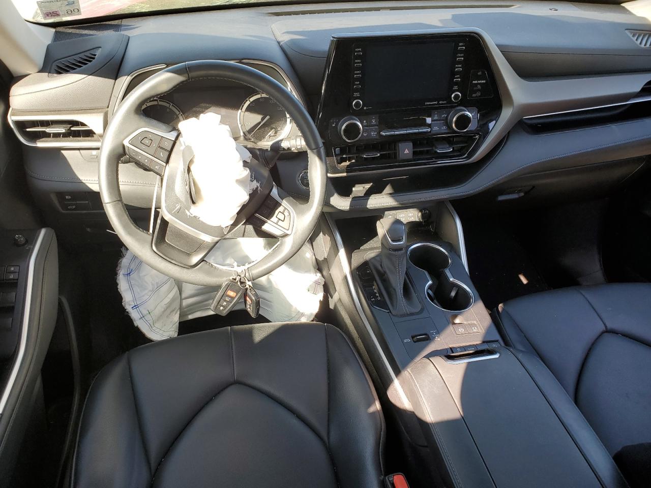 2022 TOYOTA HIGHLANDER XLE VIN:5TDGZRAH6NS124095