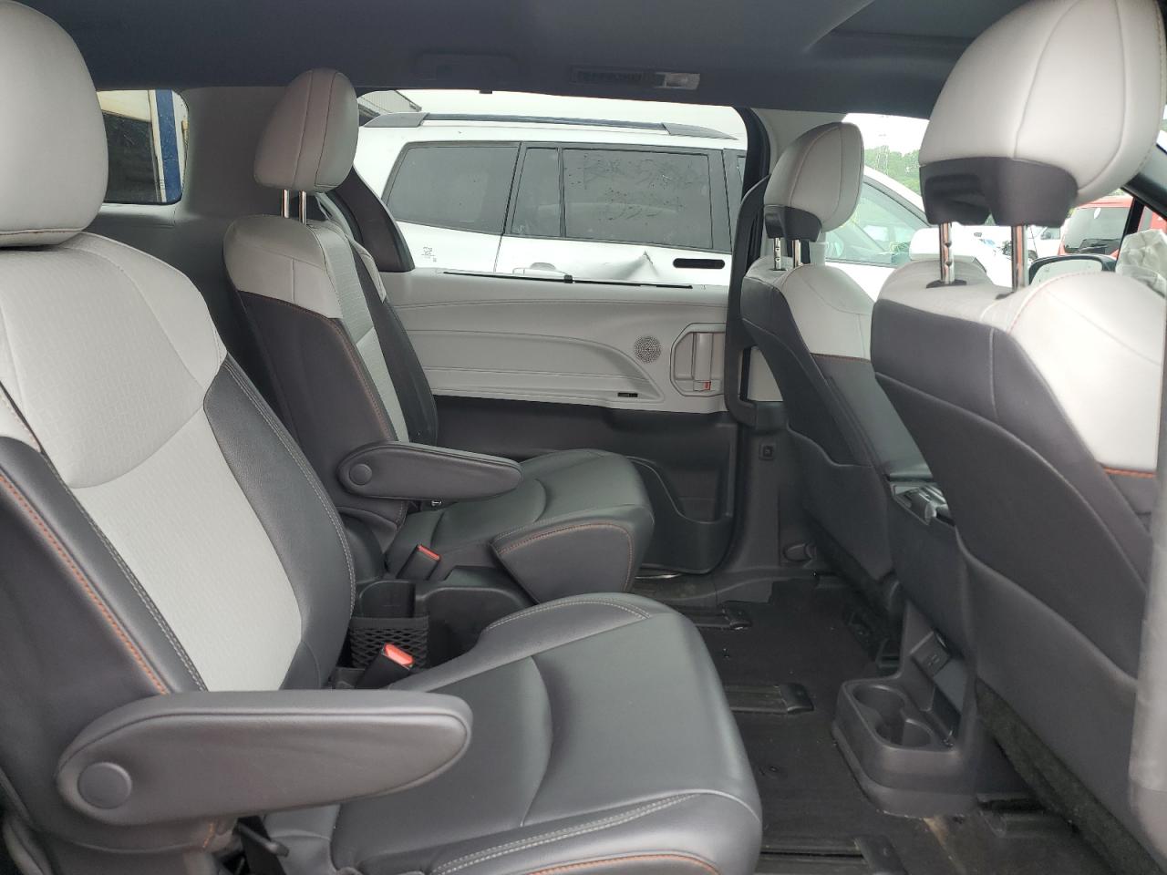 2022 TOYOTA SIENNA XSE VIN:5TDDSKFC6NS047093