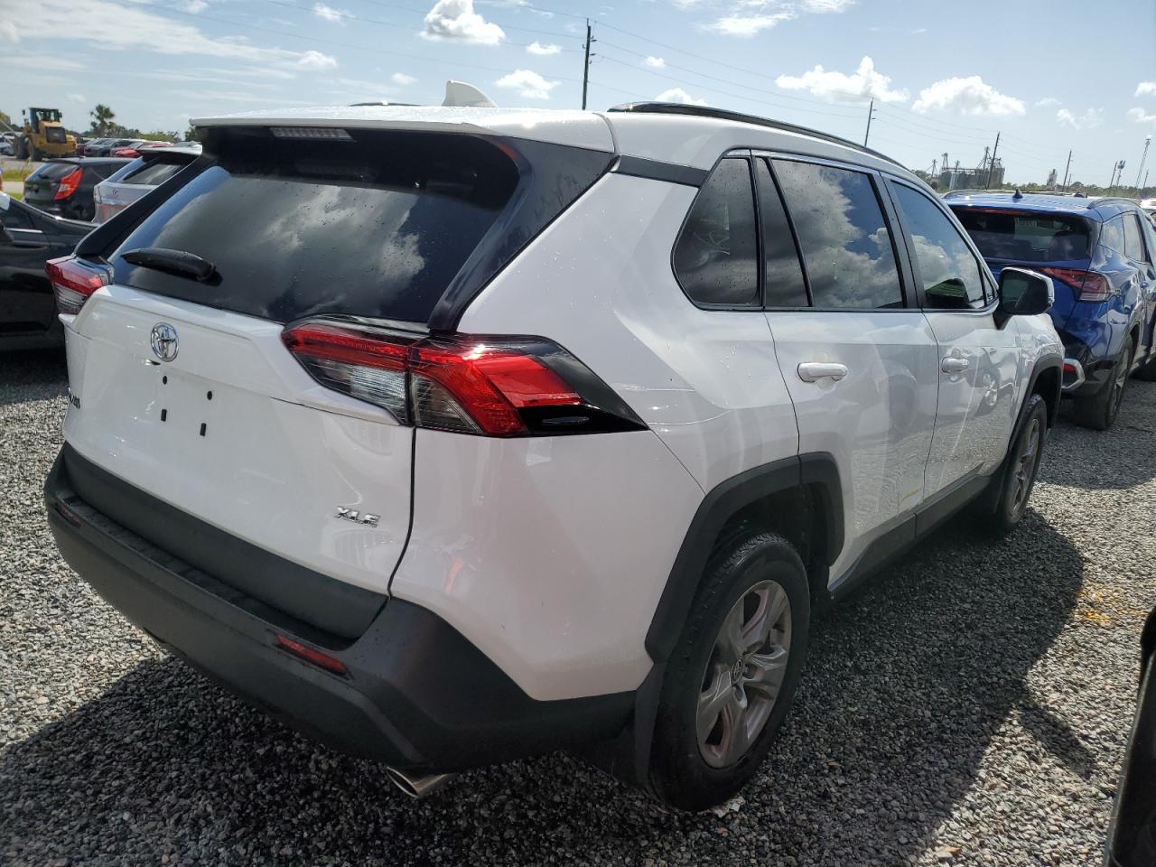 2024 TOYOTA RAV4 XLE VIN:2T3W1RFV5RW301032