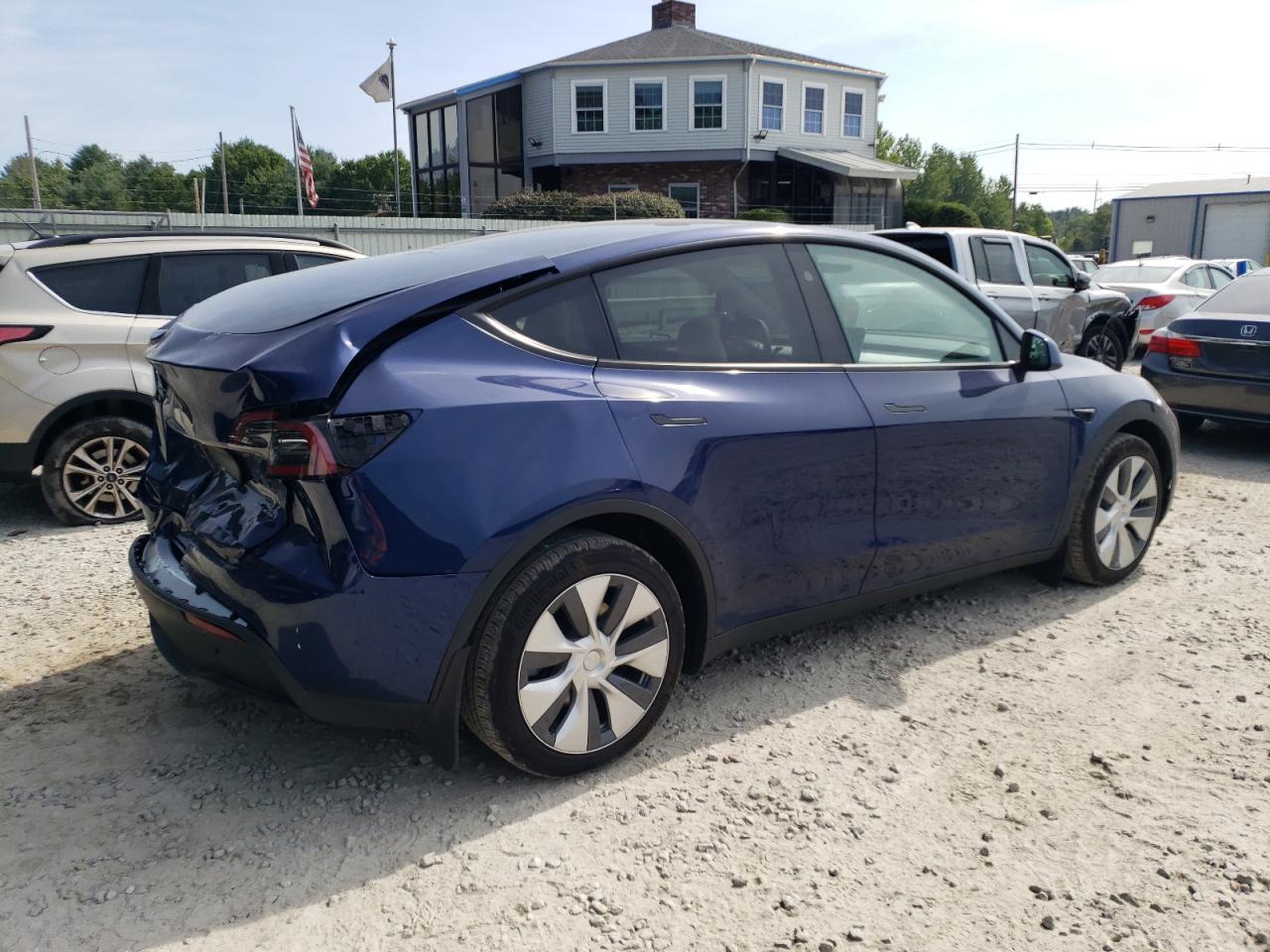 2023 TESLA MODEL Y  VIN:7SAYGDEE8PF859782