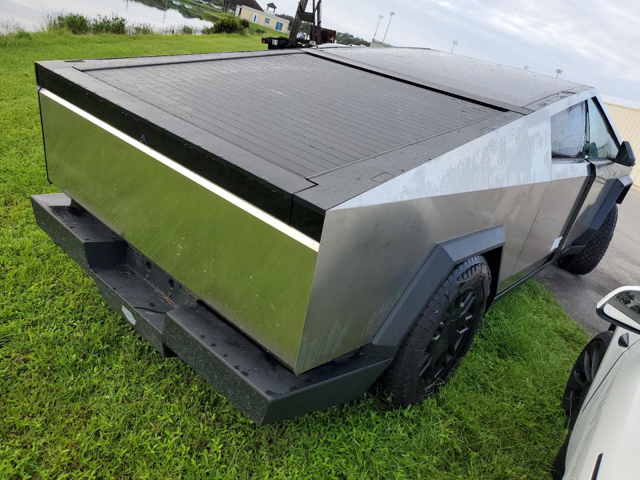 2024 TESLA CYBERTRUCK  VIN:7G2CEHED2RA015326