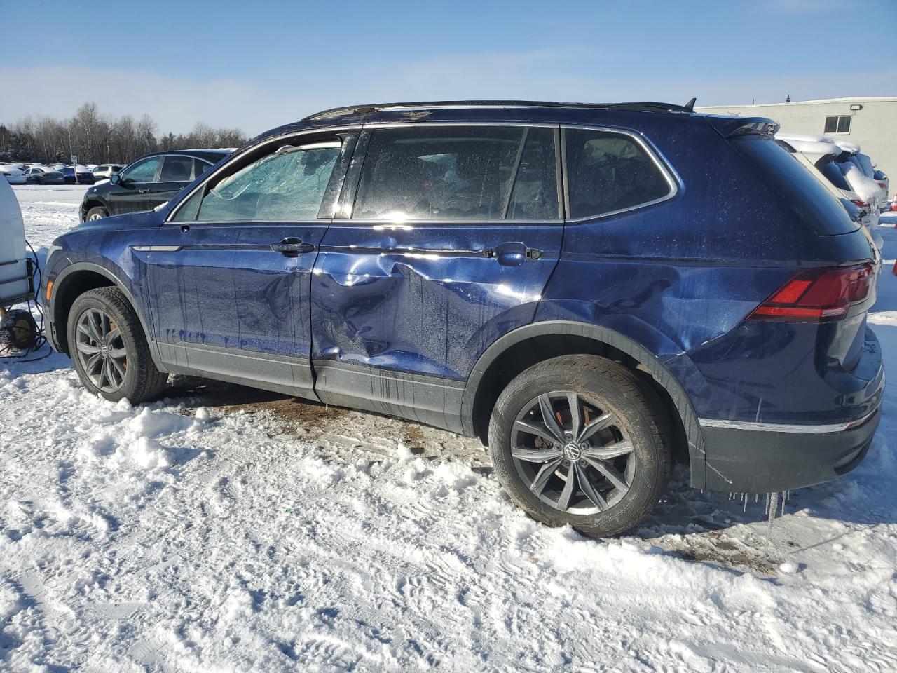 2022 VOLKSWAGEN TIGUAN SE VIN:3VV2B7AX1NM135596