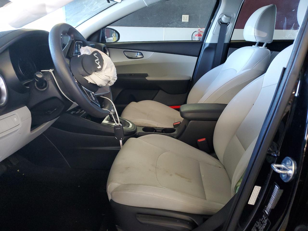 2022 KIA FORTE FE VIN:3KPF24AD8NE418558