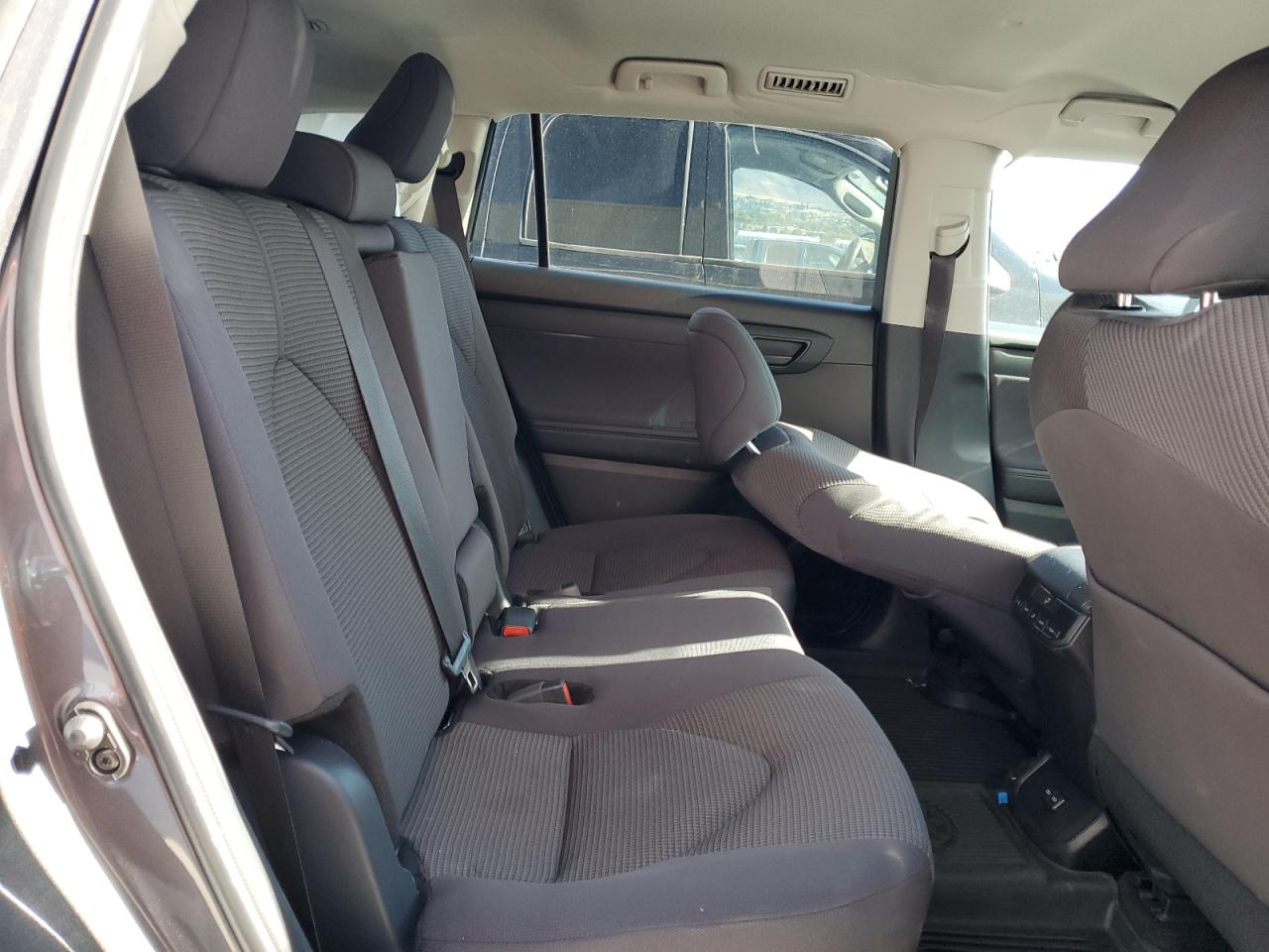 2024 TOYOTA HIGHLANDER LE VIN:5TDKDRBH0RS570675