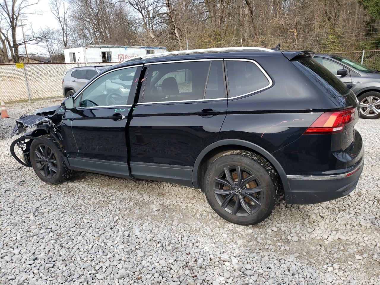 2022 VOLKSWAGEN TIGUAN SE VIN:3VV2B7AX8NM038265