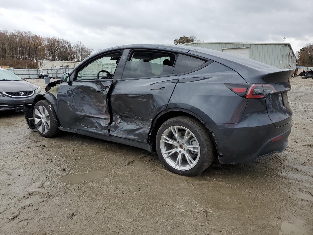 2024 TESLA MODEL Y  VIN:7SAYGAEE4RF002358