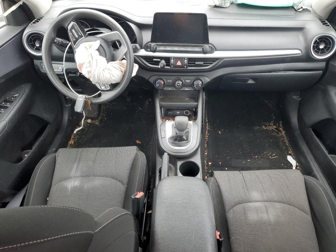 2022 KIA FORTE FE VIN:3KPF24AD8NE463807