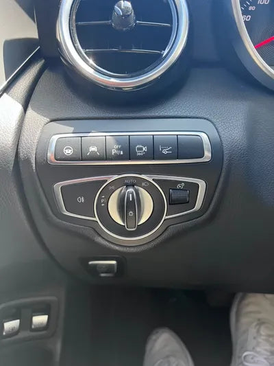 2018 Mercedes-Benz GLC 350 VIN: