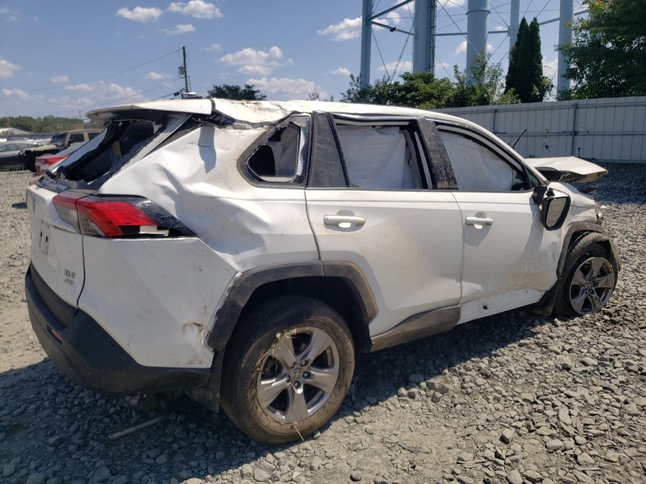 2022 TOYOTA RAV4 XLE VIN:2T3P1RFV3NC292217