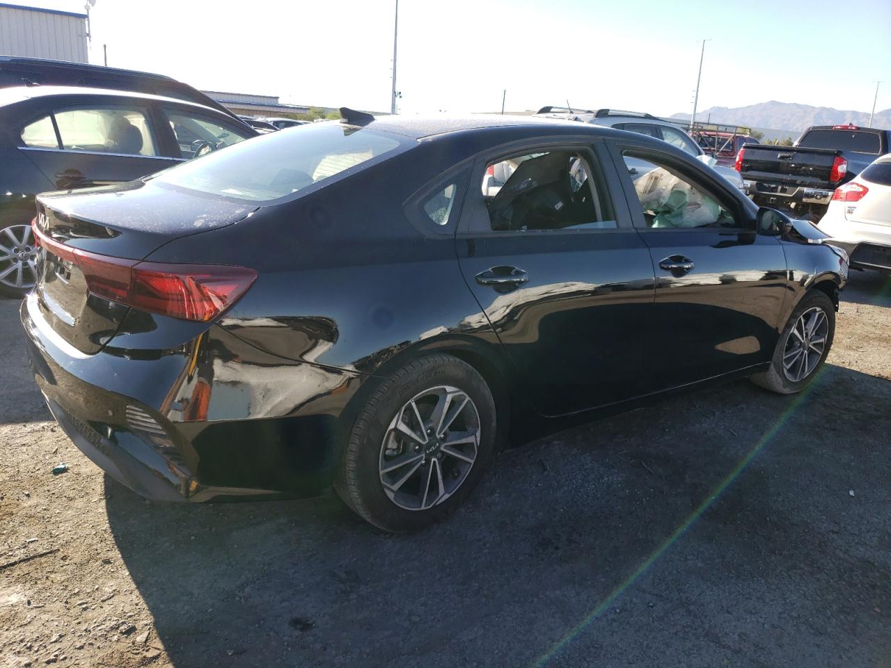 2022 KIA FORTE FE VIN:3KPF24AD5NE435320