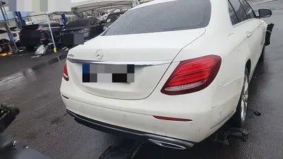 2016 Mercedes-Benz E 220 VIN: