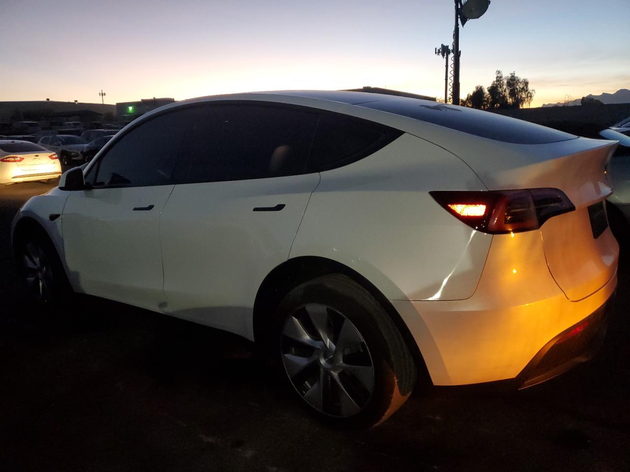 2023 TESLA MODEL Y  VIN:7SAYGDEE5PF867869