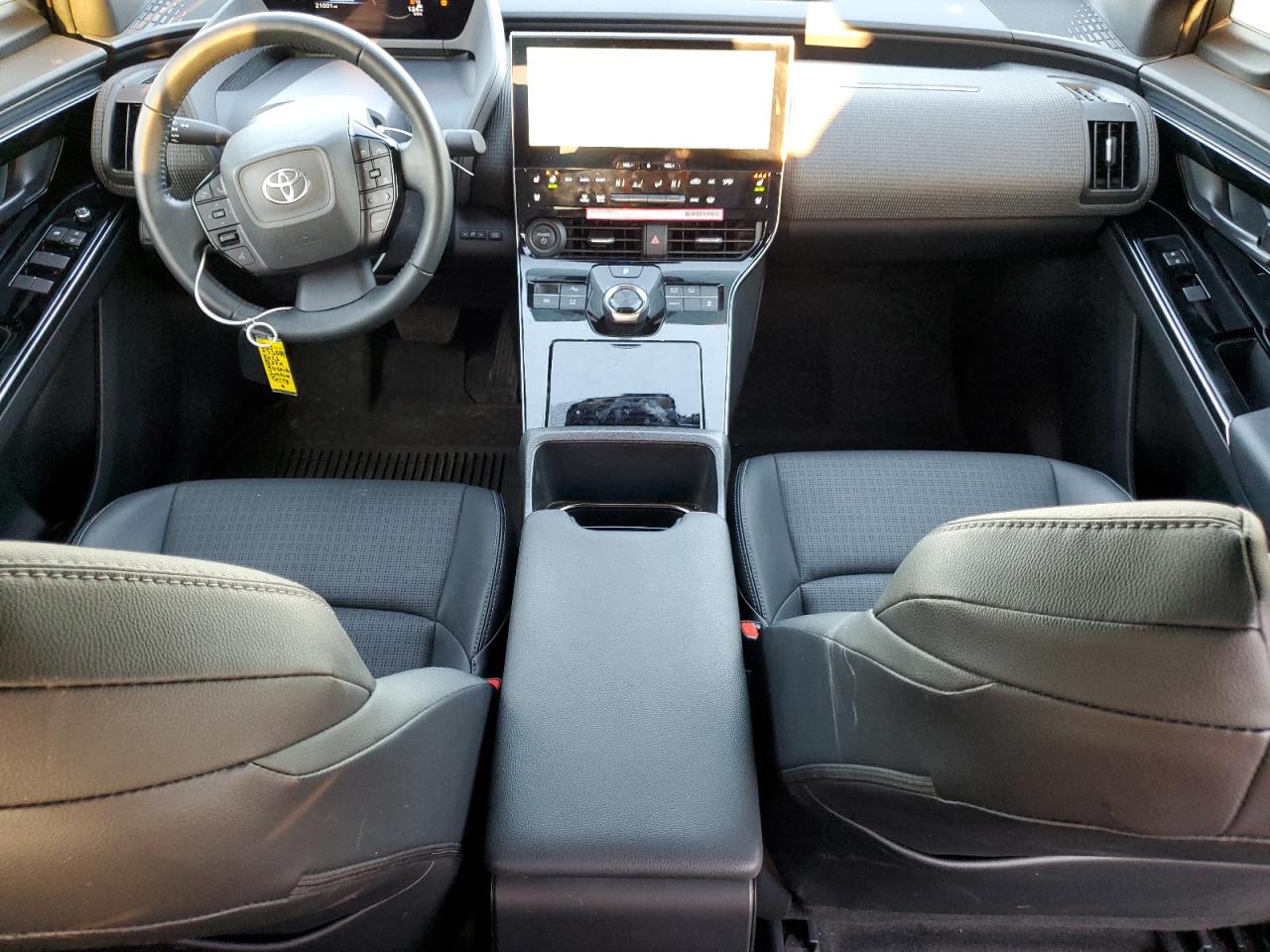 2023 TOYOTA BZ4X XLE VIN:JTMAAAAA7PA021074