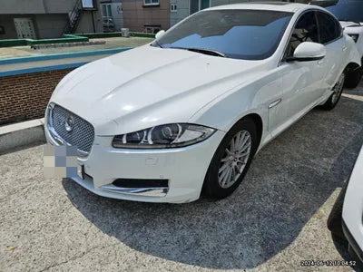 2015 Jaguar XF VIN: