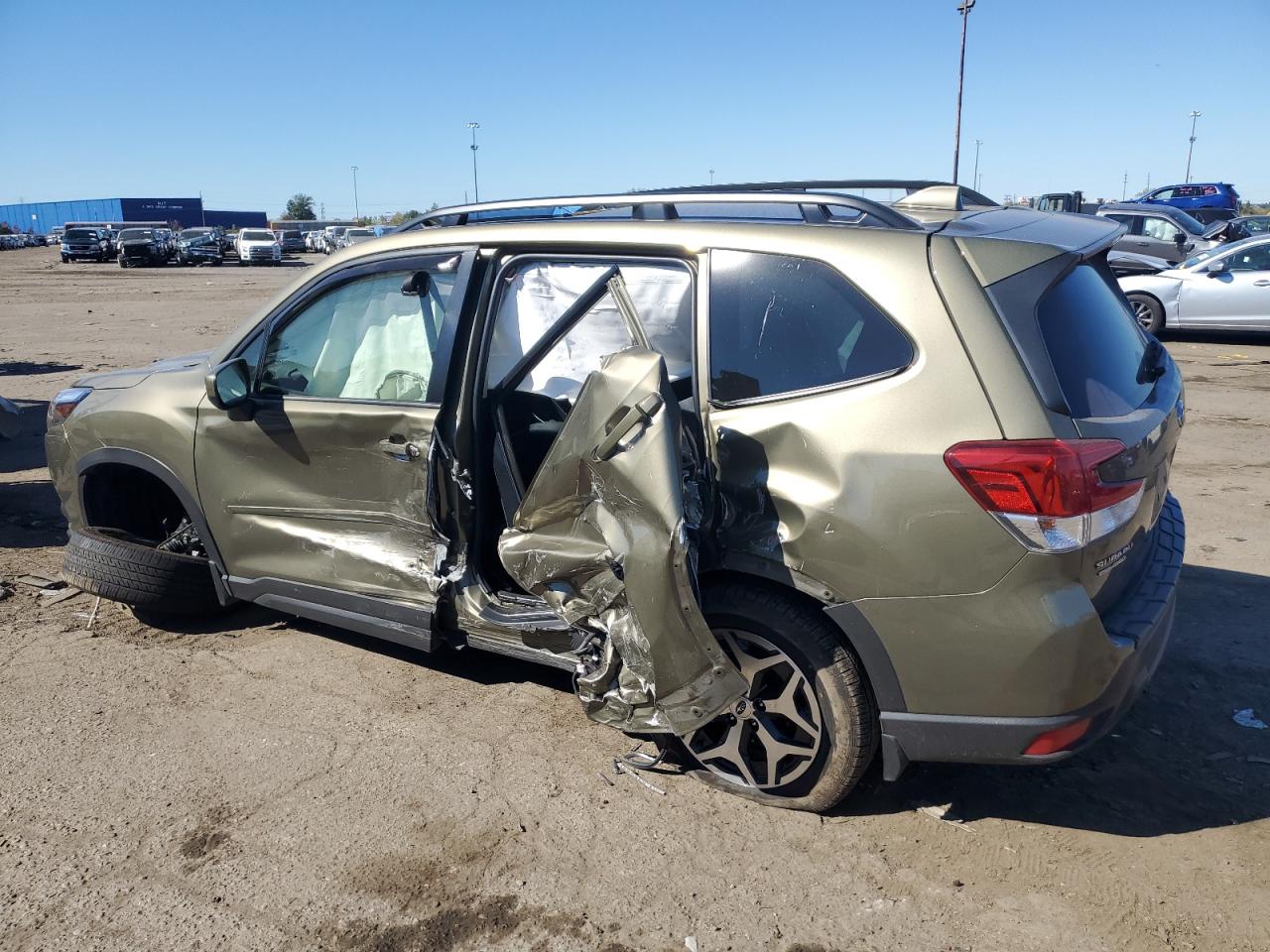 2023 SUBARU FORESTER PREMIUM VIN:JF2SKAEC9PH423541