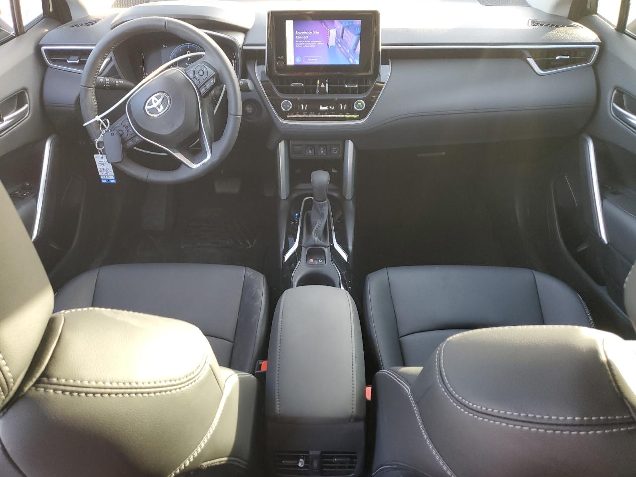 2024 TOYOTA COROLLA CROSS XLE VIN:7MUDAAAG1RV097418