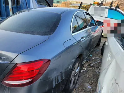 2017 Mercedes-Benz E 220 VIN: